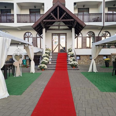 Pension Elegance Гура-Гуморулуй Экстерьер фото