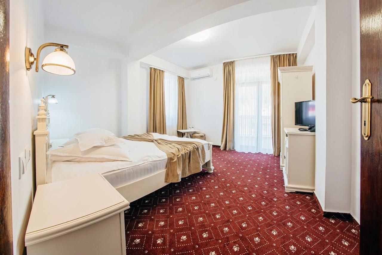 Pension Elegance Гура-Гуморулуй Экстерьер фото